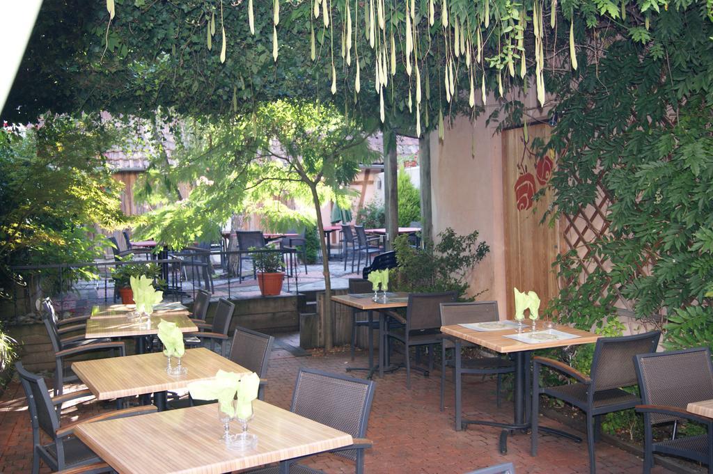 Hotel Restaurant Aux Deux Roses Neuf-Brisach Exterior photo
